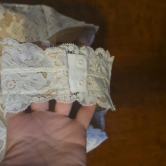 NanaMacs Cream Lace Detail - Picture 4 of 4